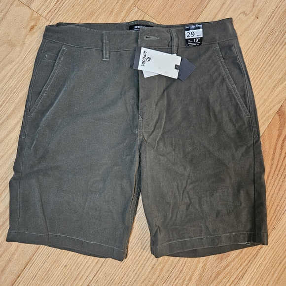 Rip Curl Men's Dark Green Flat Front Shorts - Picture 1 of 2